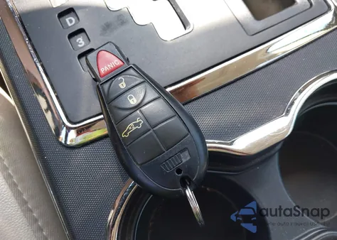 2010 Chrysler 300 Touring/Signature Series/Executive Series from USA, damaged, VIN 2C3CA5CV7AH284713